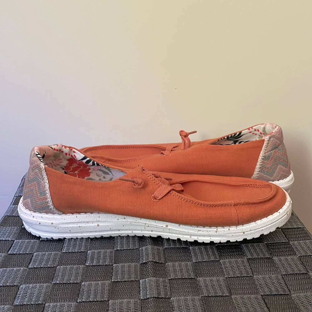Burnt orange hey dudes